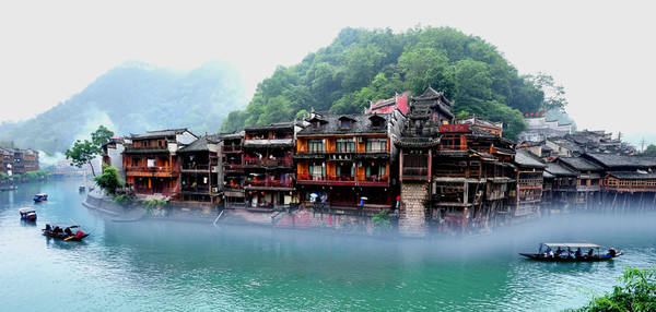 長沙到鳳凰旅游純玩二日游（晚會(huì)表演+鳳凰九景）